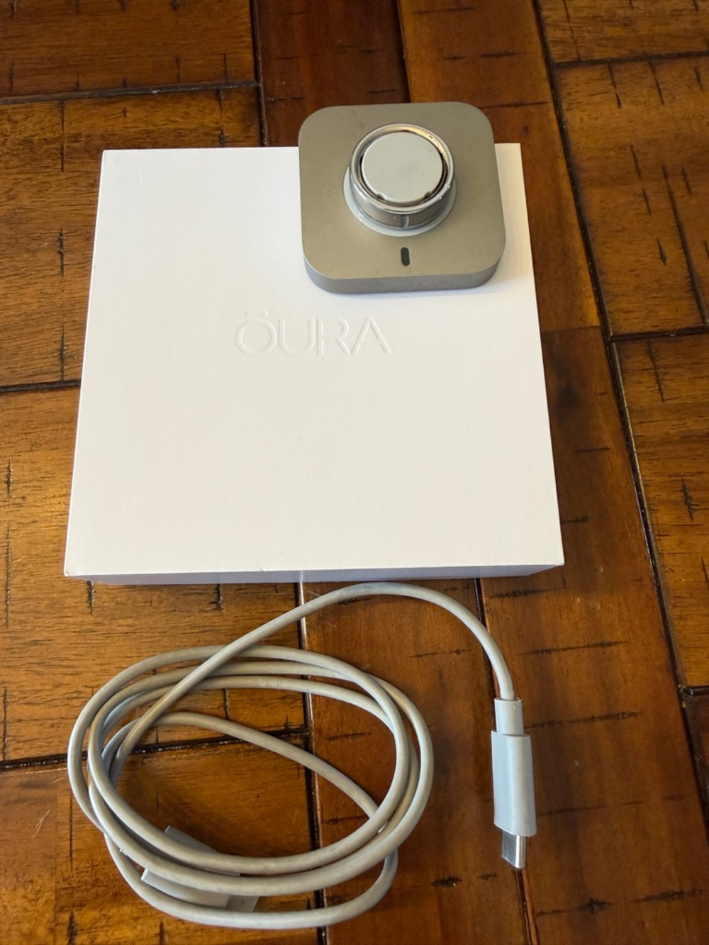 Oura Silver Charging Dock with White Cable